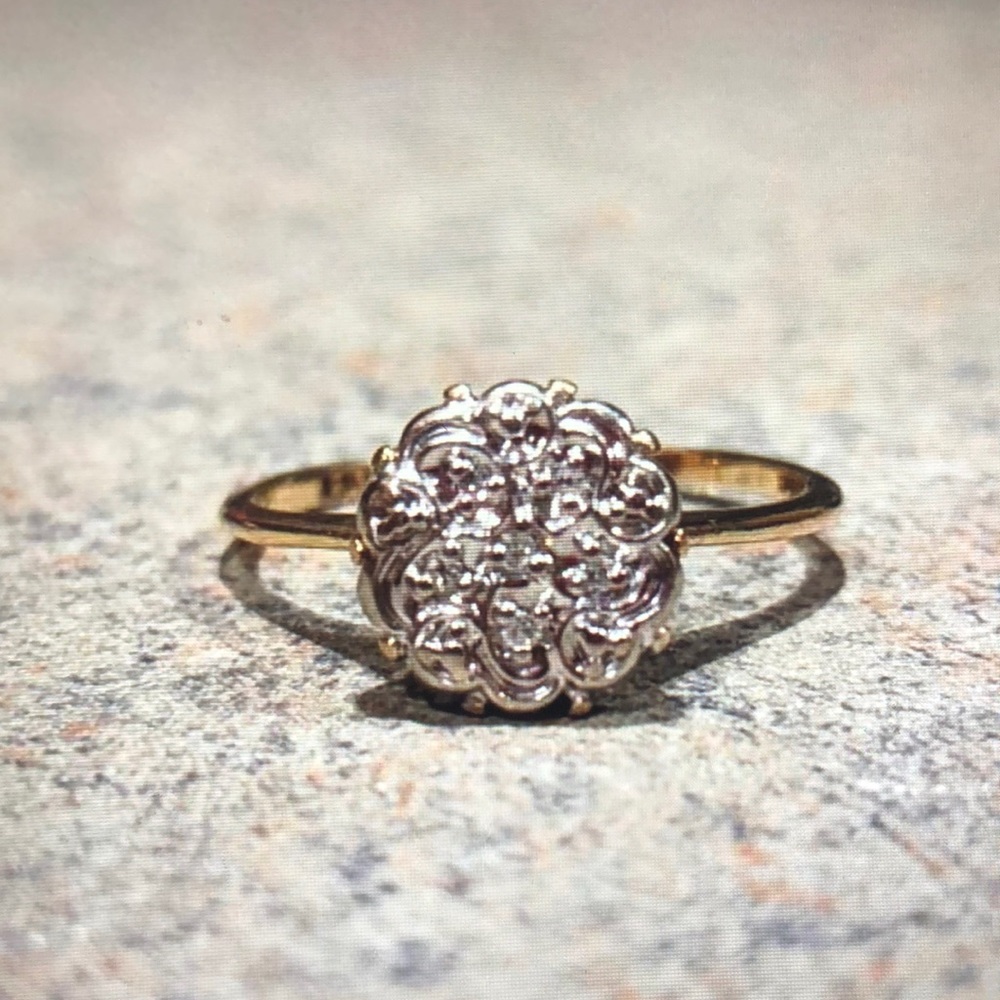 Vintage Ornate Dimond Ring size 5.75